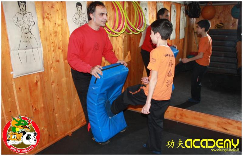 Kung Fu Academy Caserta di Sifu Mezzone Wing Chun Tjun, Ving Tsun Kung Fu Bambini difesa personale Accademia nazionale Italia scuola di taiji sanda chi kung www.kungfuitalia.i (2)